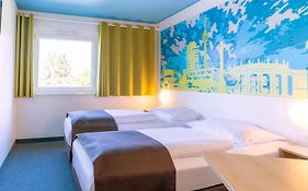 B&B Hotel Stuttgart-City Exterior photo