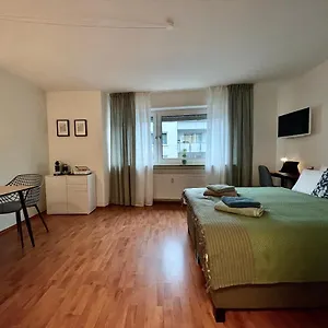 Apartment Apartment: Stylish Neues Studio+Kueche+Netflix *