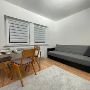 2 In Obertuerkheim Apartment *