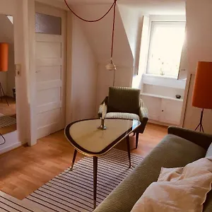 Vintage-mansarde Uber Wilden Garten Homestay Stuttgart