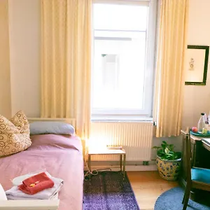 Homestay In Kuenstlerwohnung