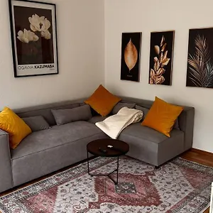 Gartenwohnung S-vahingen Us Barraks *