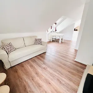 Deluxe Zuffenhausen * Stuttgart