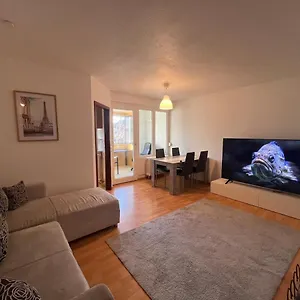 Cozy & 75 Tv Near Mercedes Museum, Stadium Stuttgart