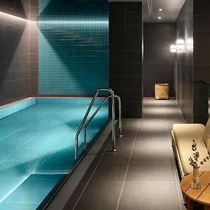 Adina Hotel 4*